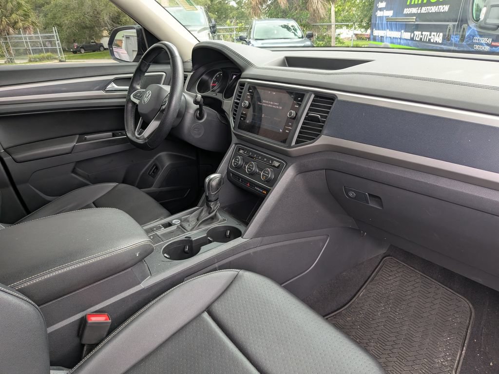 Used 2021 Volkswagen Atlas SE w/ Towing Package FWD image 9
