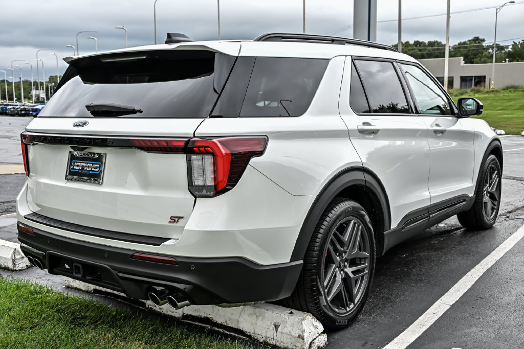 Certified 2025 Ford Explorer ST w/ Sun And Sound Package AWD/4WD image 8