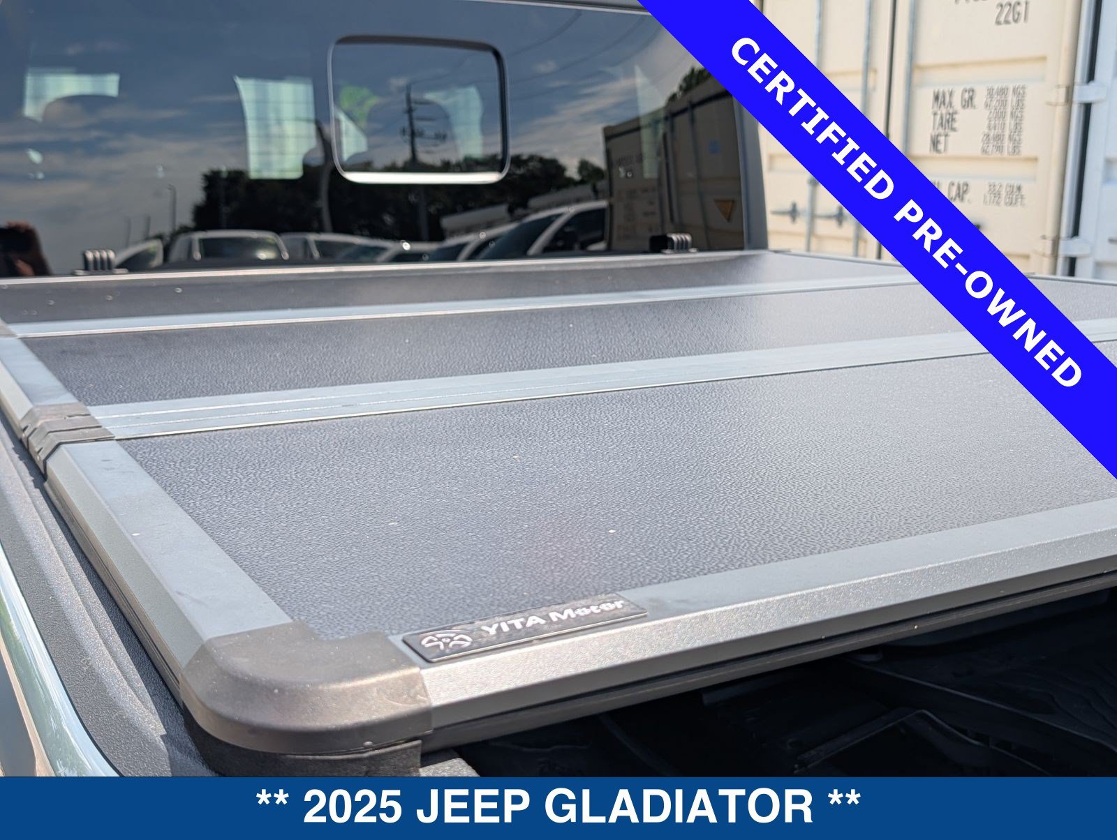 Used 2025 Jeep Gladiator Mojave w/ Convenience Group AWD/4WD image 19
