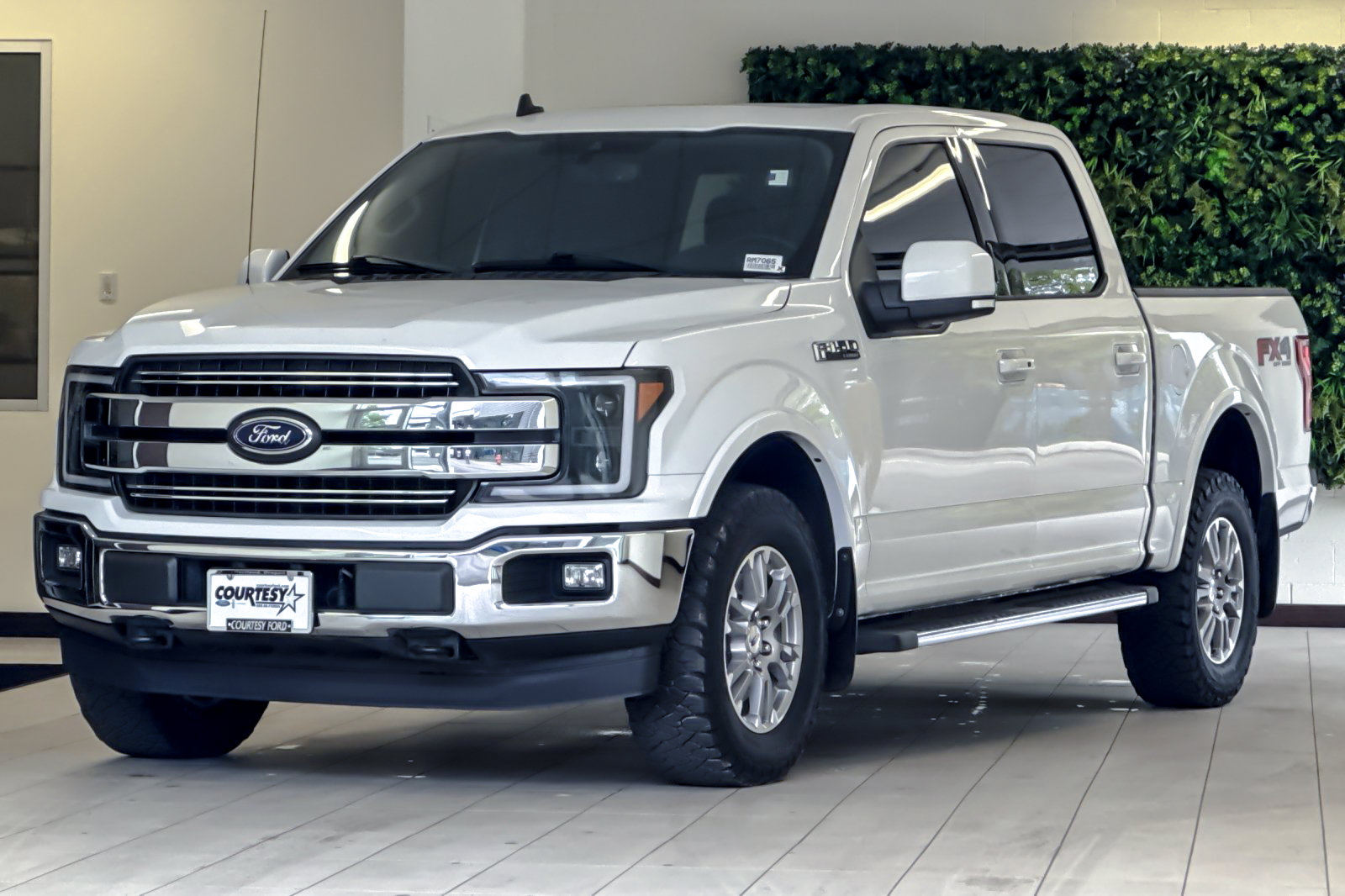 Certified 2019 Ford F150 Lariat w/ FX4 Off-Road Package AWD/4WD image 8