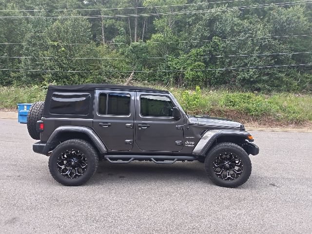 Used 2018 Jeep Wrangler Unlimited Sahara AWD/4WD image 2