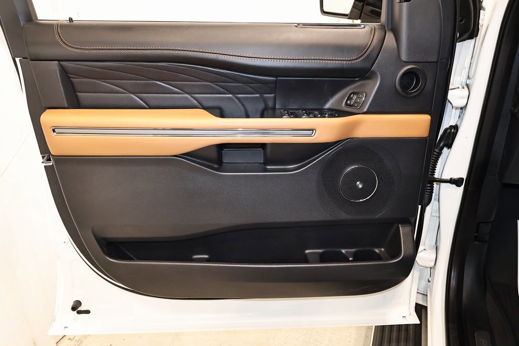 Certified 2024 Ford Expedition Platinum image 14