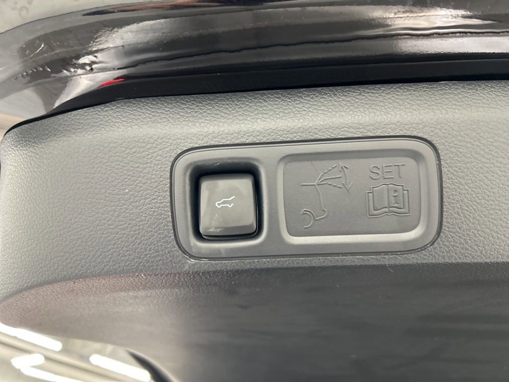 Certified 2024 Ford Expedition Limited image 39