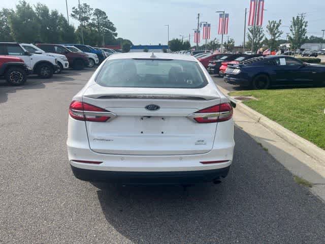 Certified 2019 Ford Fusion SE w/ Equipment Group 151A FWD image 4