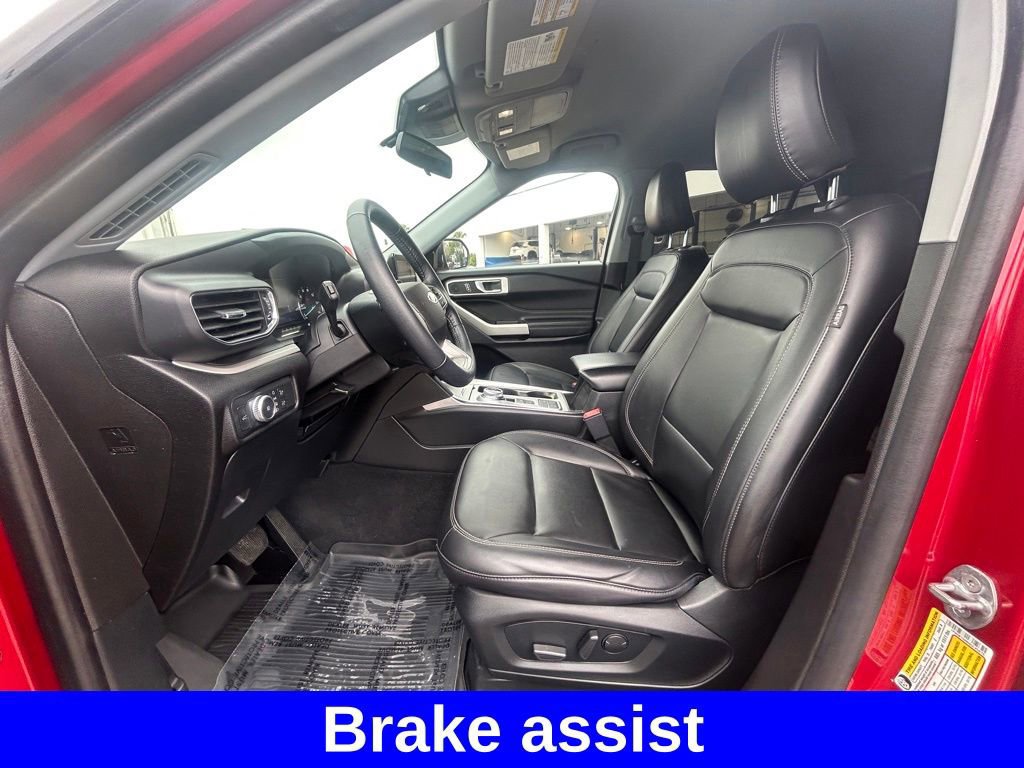 Certified 2022 Ford Explorer XLT w/ Equipment Group 202A image 11