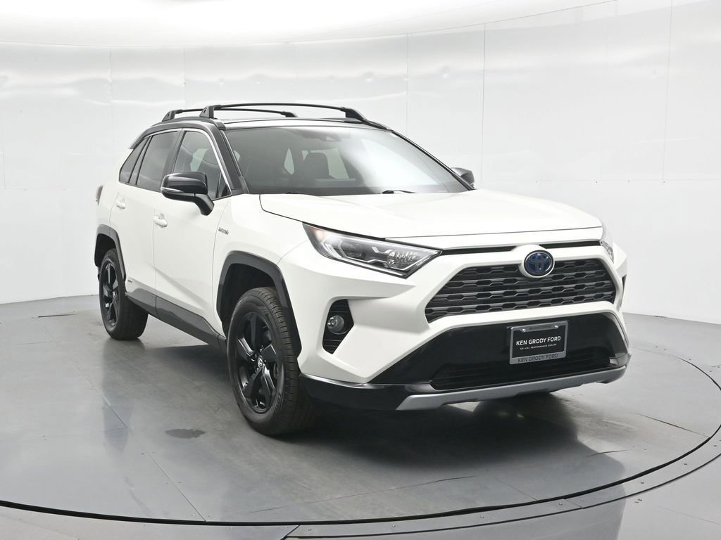 Used 2020 Toyota RAV4 XSE image 2