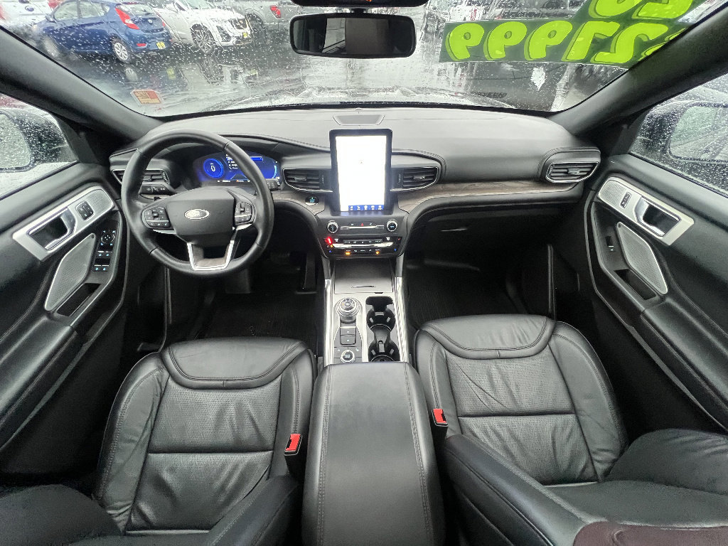 Certified 2020 Ford Explorer Platinum w/ Premium Technology Package image 20