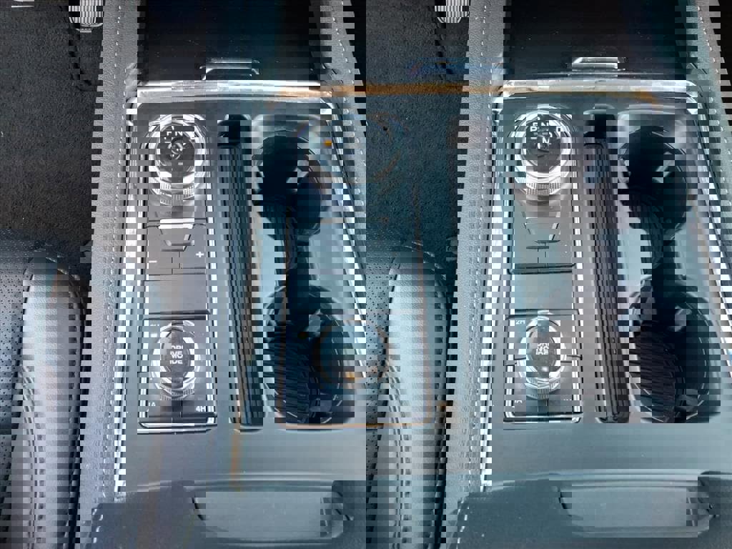 Certified 2024 Ford Expedition XLT image 16