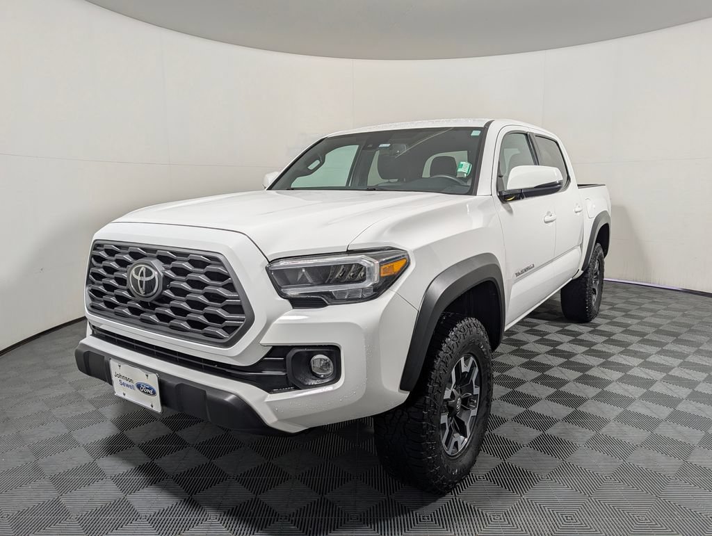 Used 2020 Toyota Tacoma TRD Off-Road w/ Technology Package RWD image 4