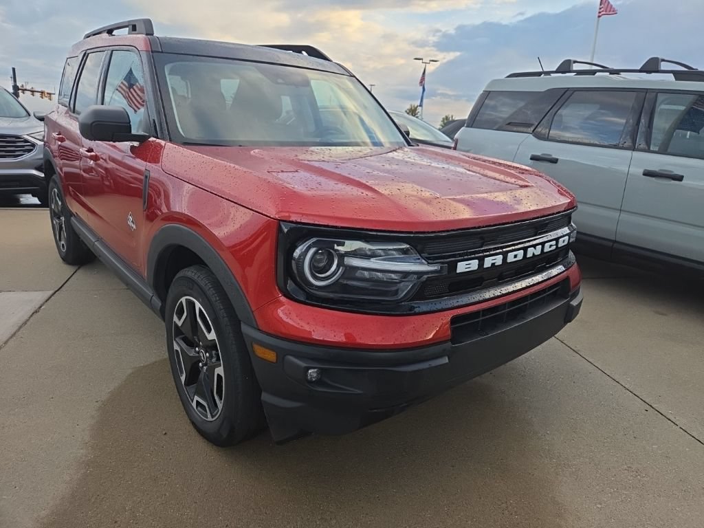 Certified 2023 Ford Bronco Sport Outer Banks w/ Tech Package AWD/4WD image 3