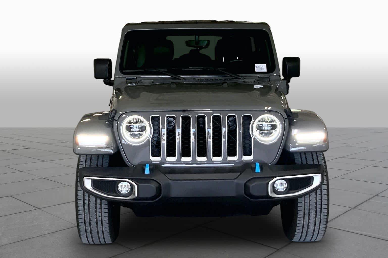 Used 2022 Jeep Wrangler Unlimited Sahara AWD/4WD image 4