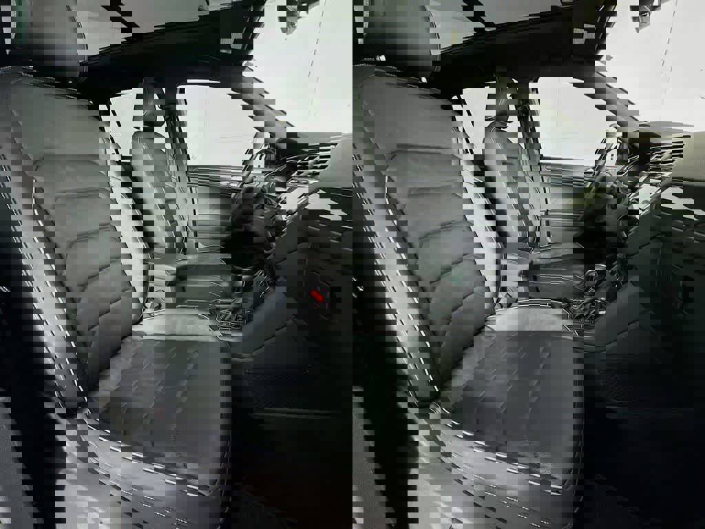 Used 2021 Volkswagen Tiguan SEL Premium R-Line w/ 3rd Row Seat Package image 18