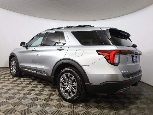 Certified 2025 Ford Explorer Active w/ Active Comfort Package image 2