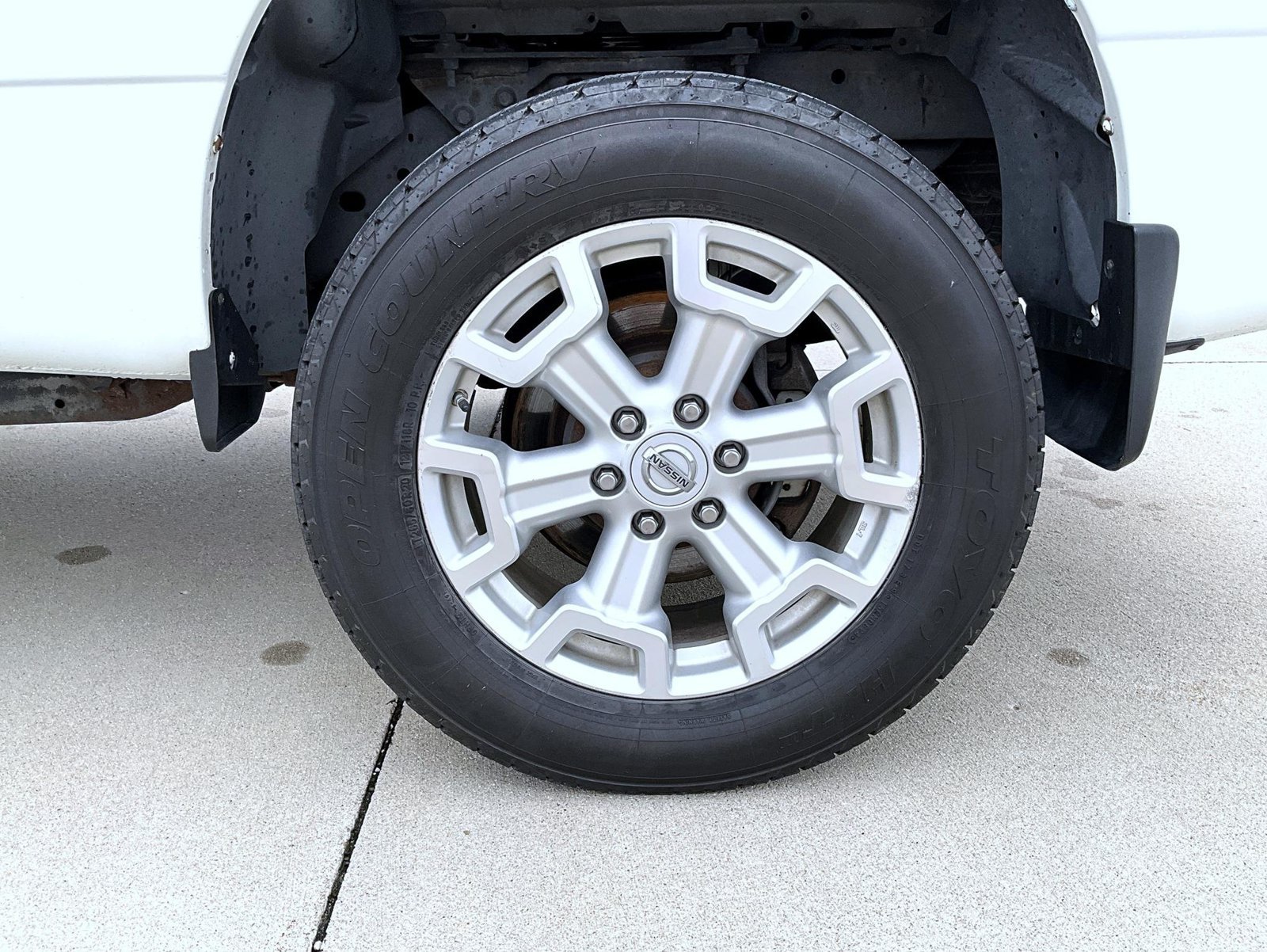 Used 2017 Nissan Titan SV AWD/4WD image 21