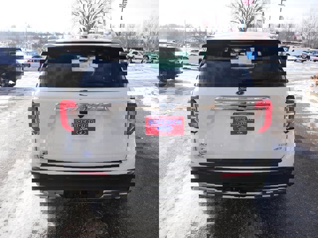 Certified 2023 Ford Explorer XLT w/ Equipment Group 202A image 6