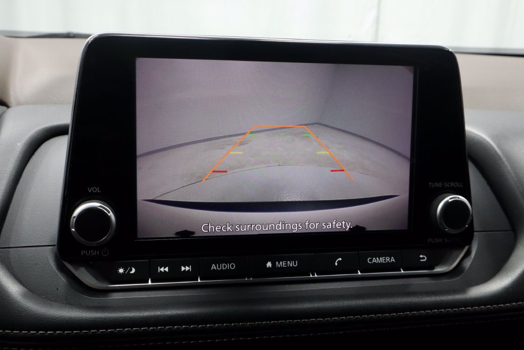 Used 2023 Nissan Rogue S FWD image 2