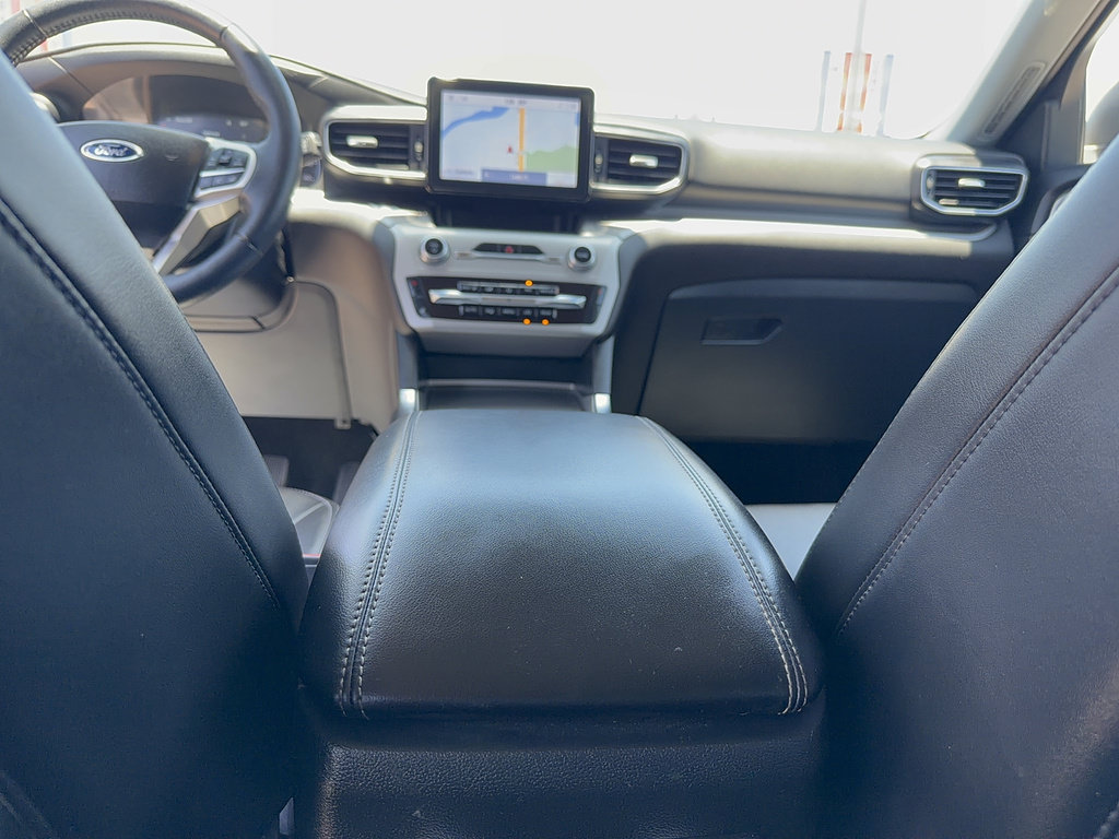 Certified 2022 Ford Explorer XLT w/ Equipment Group 202A RWD image 31