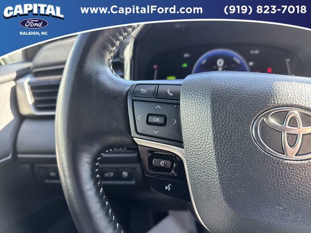 Used 2025 Toyota Camry SE image 21