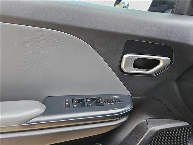 Used 2025 Kia K4 FWD image 23