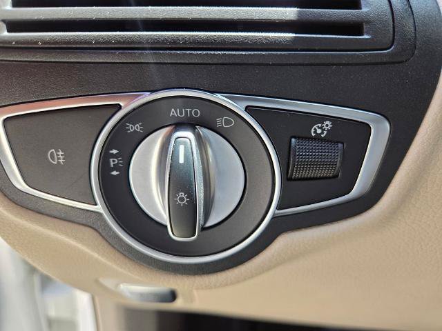 Used 2022 Mercedes-Benz GLC 300 4MATIC image 18