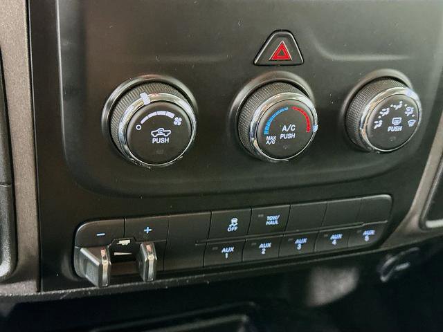 Used 2018 RAM 2500 Tradesman w/ Chrome Appearance Group AWD/4WD image 16