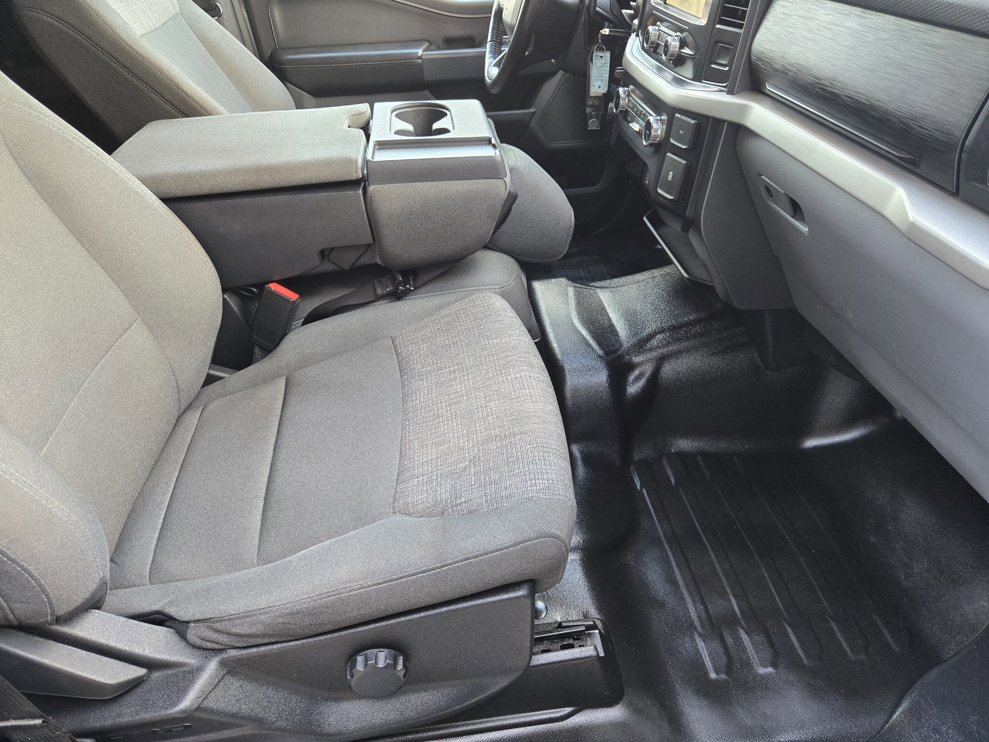 Certified 2022 Ford F150 XLT w/ Equipment Group 301A Mid image 10