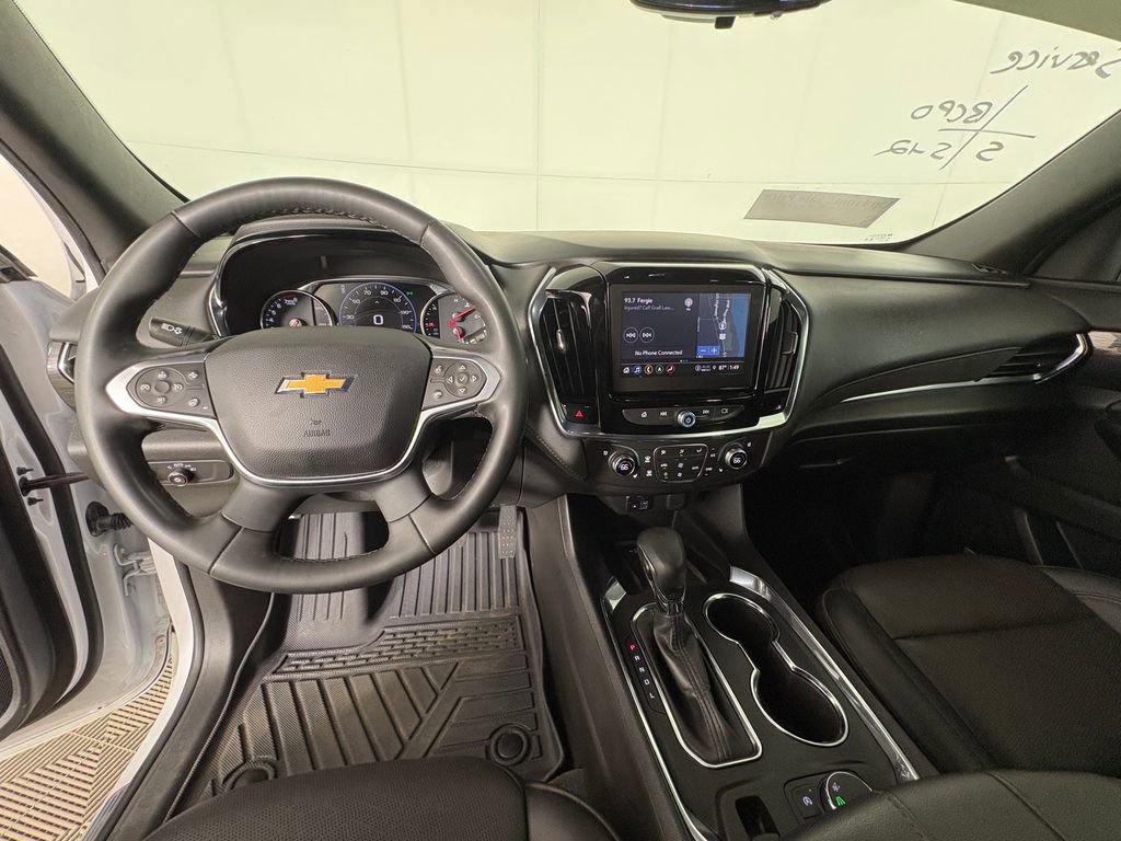 Used 2023 Chevrolet Traverse High Country FWD image 7