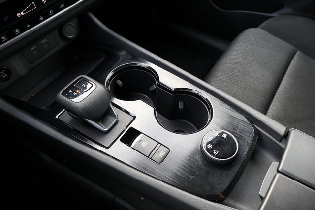 Used 2024 Nissan Rogue SV image 31