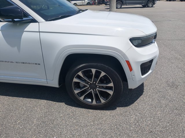 Used 2023 Jeep Grand Cherokee Overland w/ Adv Protech Group III AWD/4WD image 11