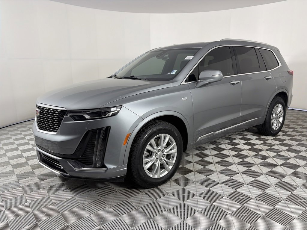 Used 2023 Cadillac XT6 Luxury image 3