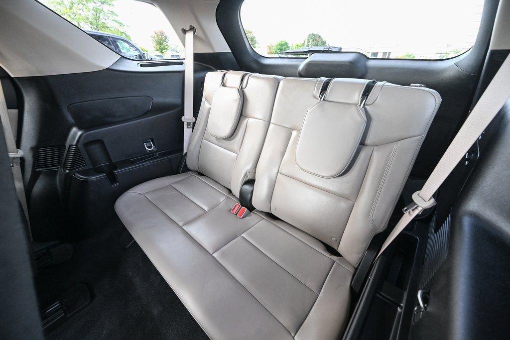 Certified 2023 Ford Explorer XLT w/ Equipment Group 202A image 27