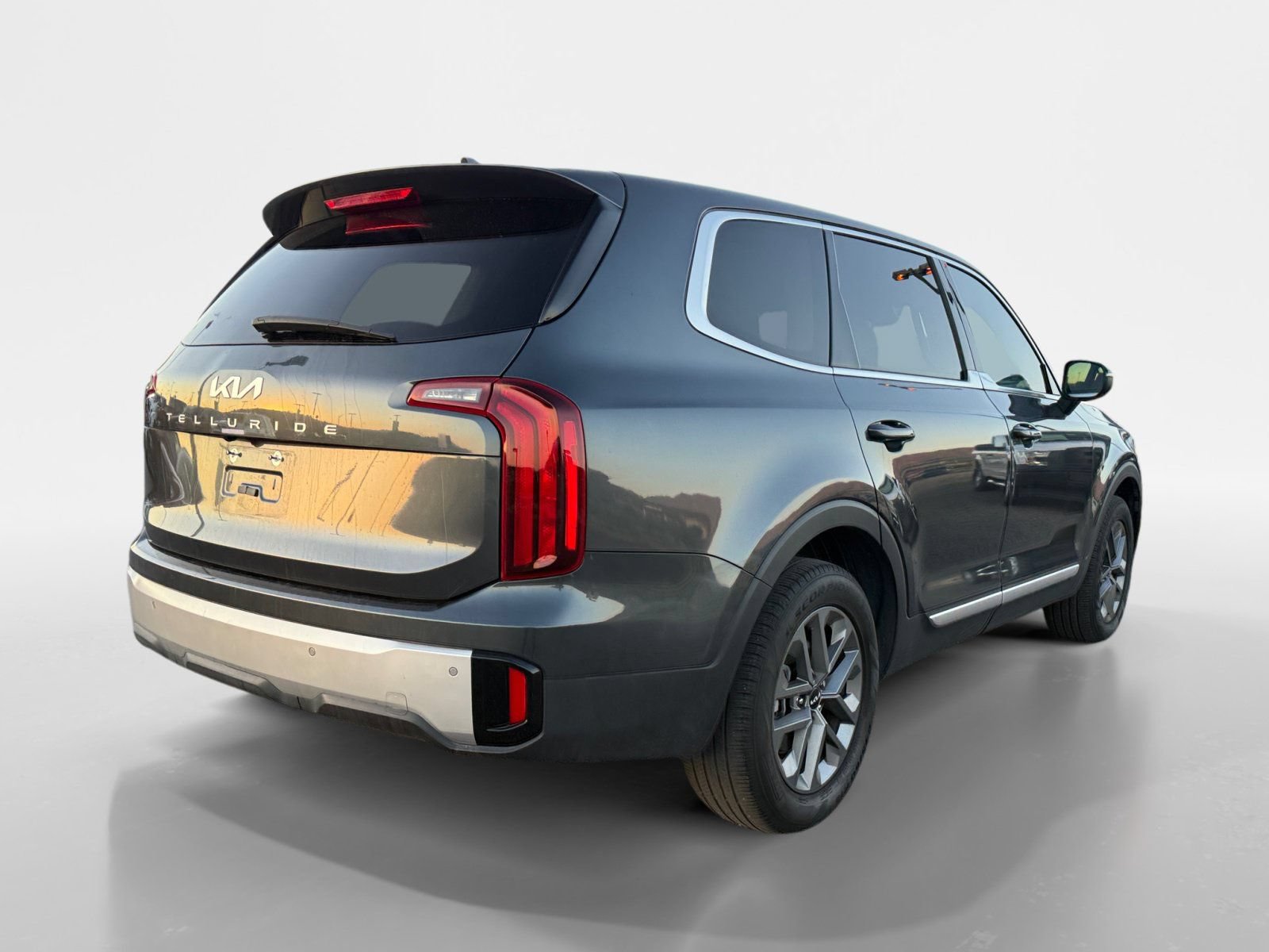 Used 2024 Kia Telluride LX FWD image 7