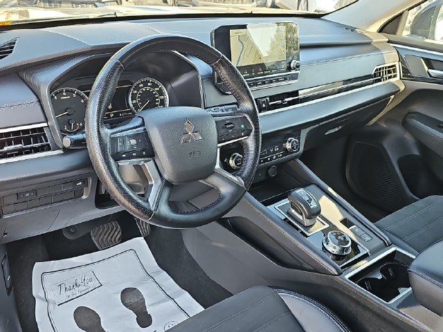 Used 2024 Mitsubishi Outlander SE FWD image 17