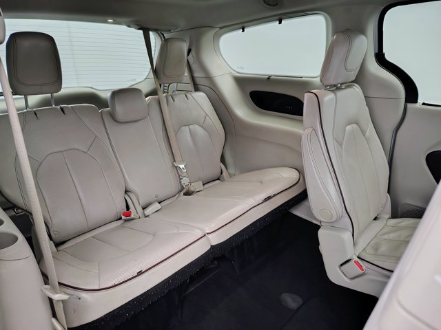 Used 2020 Chrysler Pacifica Limited FWD image 31