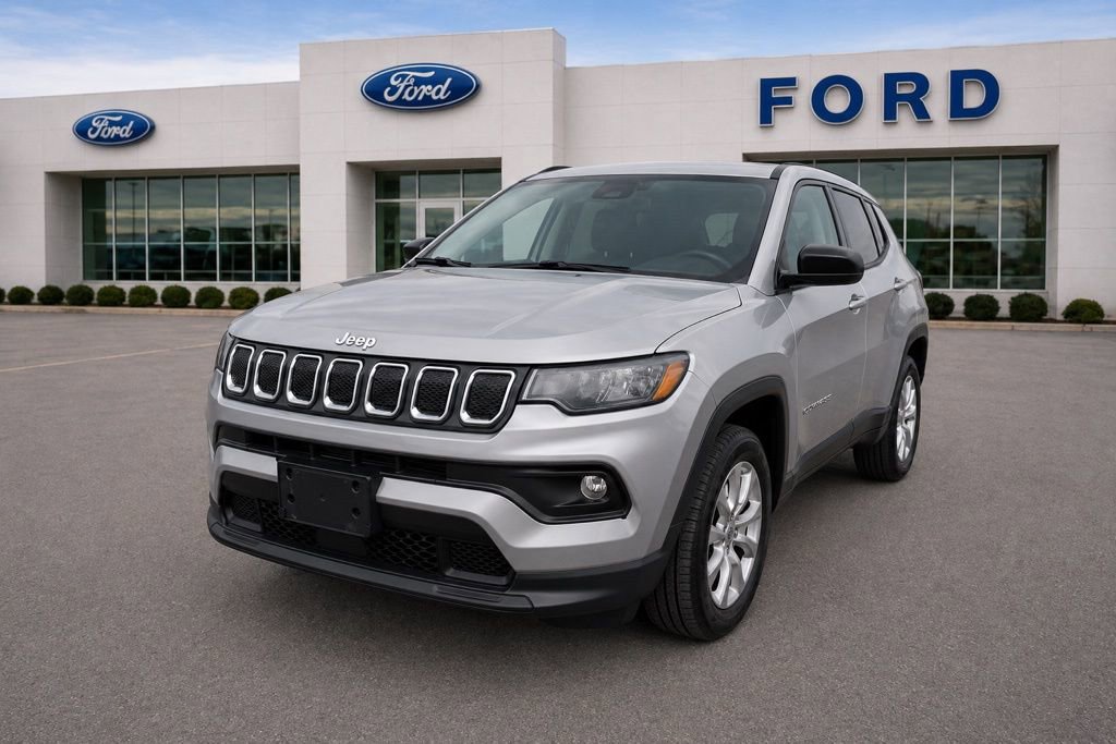 Used 2022 Jeep Compass Latitude AWD/4WD image 1