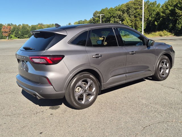 Certified 2023 Ford Escape ST-Line w/ Tech Pack #1 FWD image 4