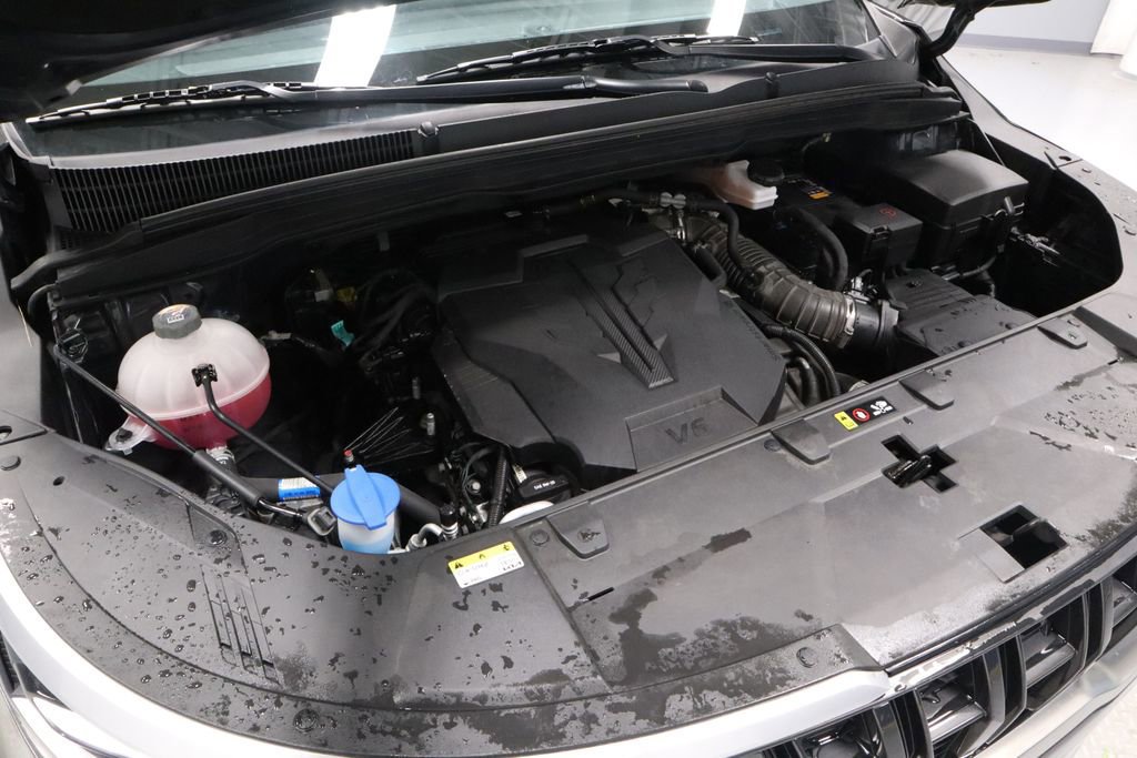 Used 2024 Kia Carnival LX image 14