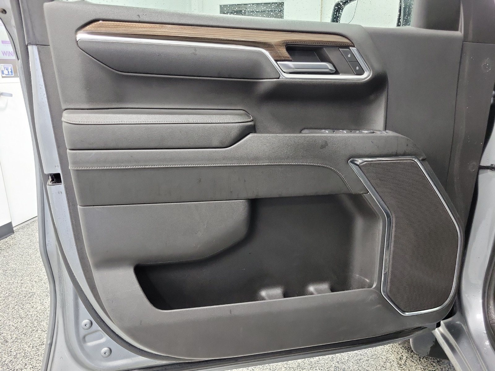 Used 2024 Chevrolet Silverado 1500 LT AWD/4WD image 6
