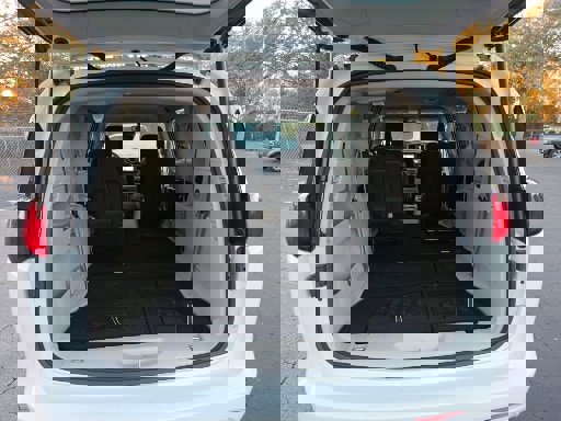 Used 2023 Chrysler Voyager LX image 20