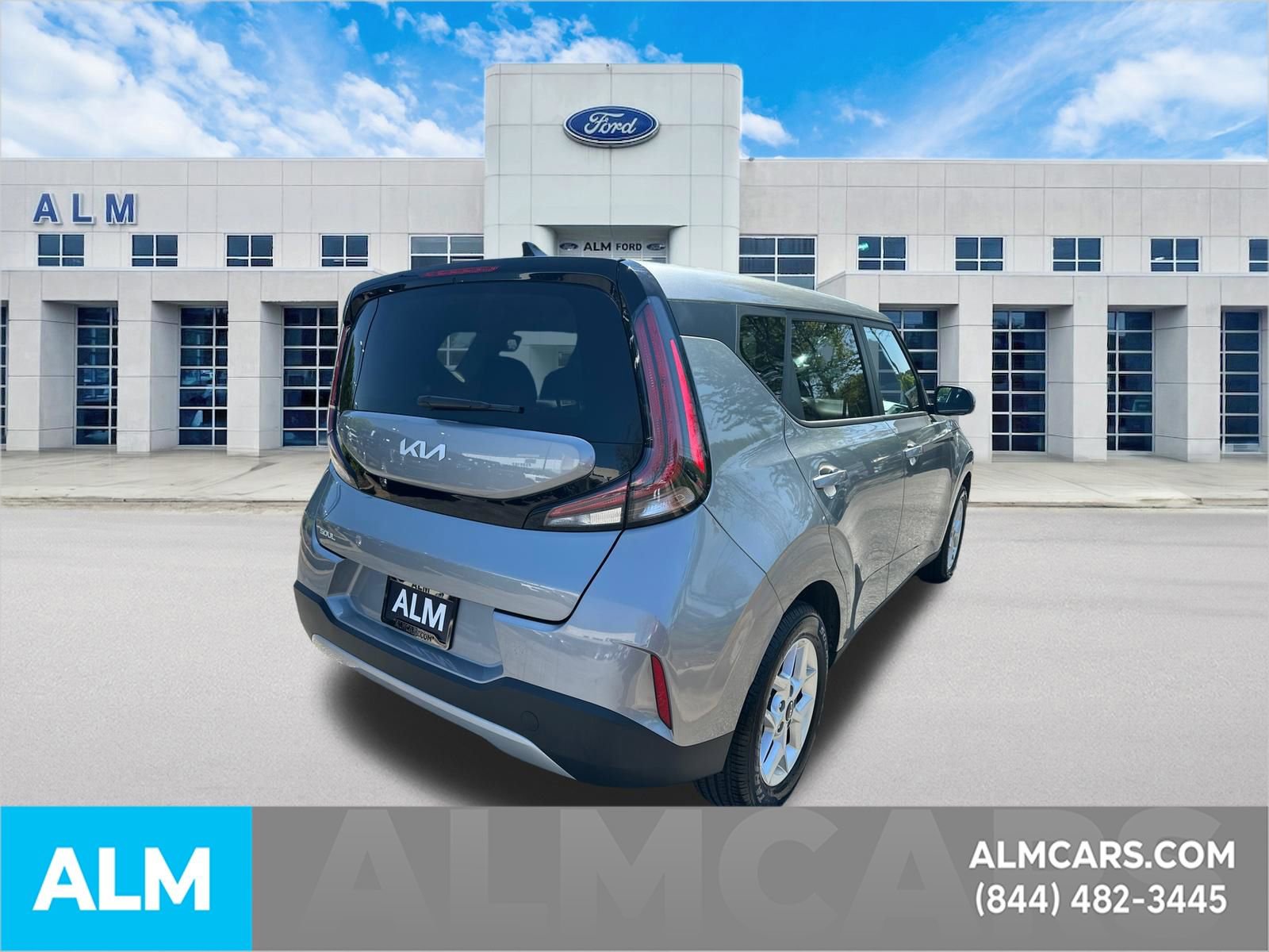 Used 2025 Kia Soul LX w/ LX Technology Package FWD image 5
