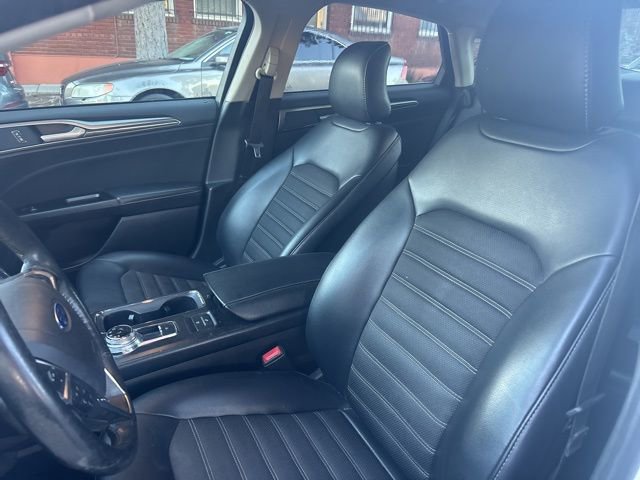 Certified 2017 Ford Fusion SE w/ Equipment Group 601A image 17
