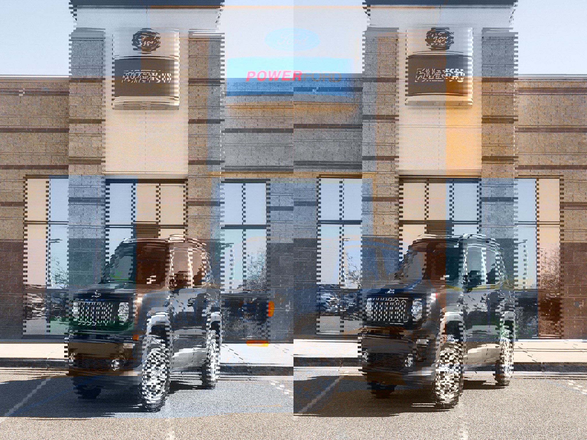 Used 2021 Jeep Renegade Latitude w/ Convenience Group image 2