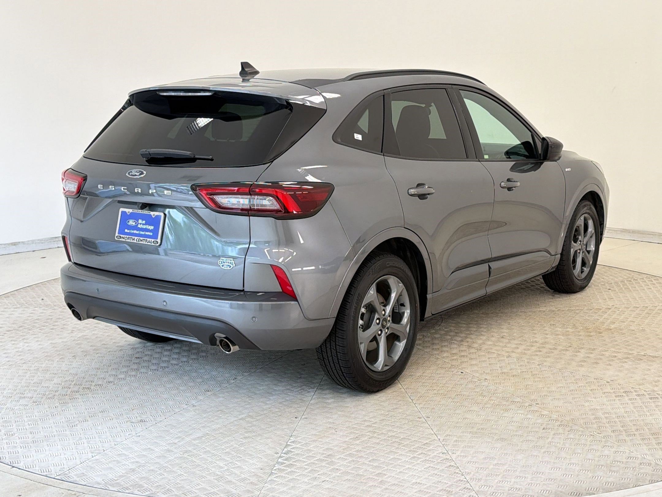 Certified 2023 Ford Escape ST-Line w/ Tech Pack #1 image 9