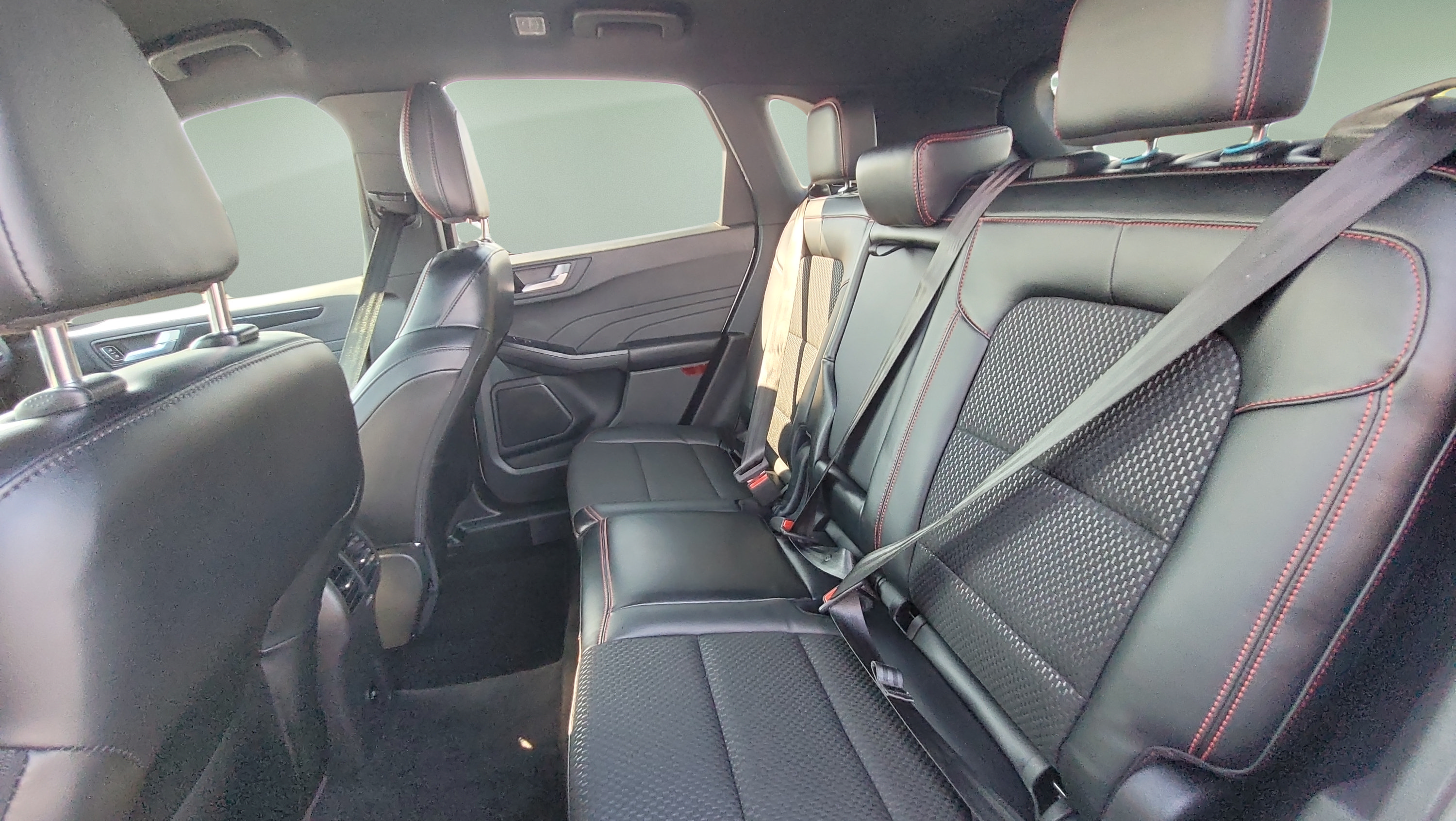 Certified 2024 Ford Escape ST-Line w/ Tech Pack #1 FWD image 17