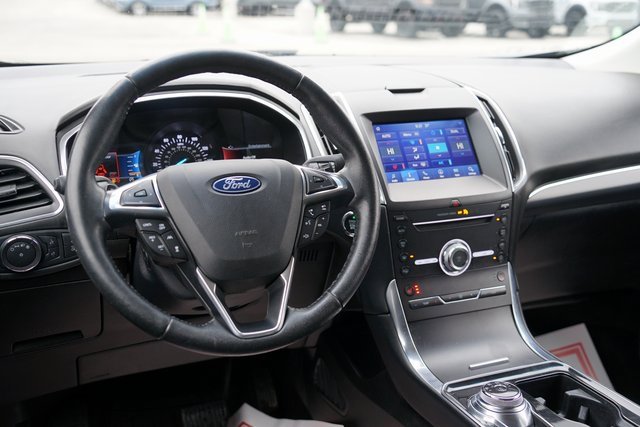 Certified 2019 Ford Edge Titanium w/ Cold Weather Package image 10