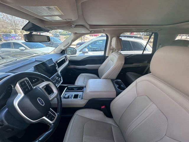 Certified 2024 Ford Expedition Limited image 3