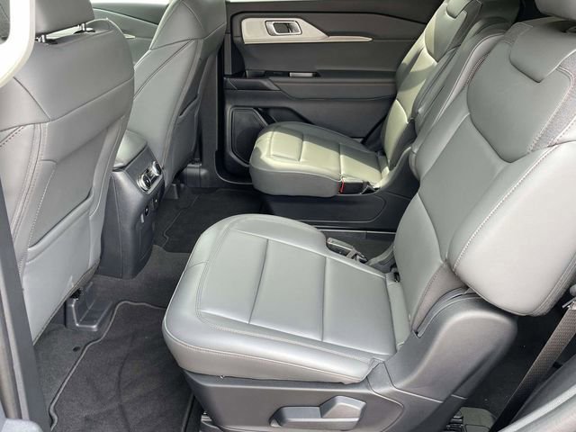 Certified 2025 Ford Explorer Active w/ Active Comfort Package image 24