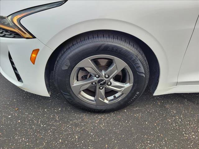 Used 2022 Kia K5 LXS FWD image 2