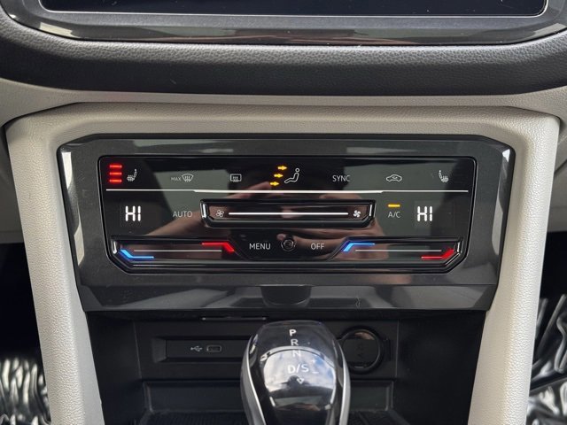 Used 2024 Volkswagen Tiguan SE w/ Panoramic Sunroof Package image 20