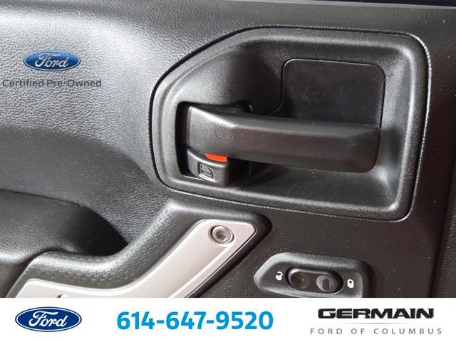 Used 2017 Jeep Wrangler Unlimited Rubicon w/ Connectivity Group AWD/4WD image 29